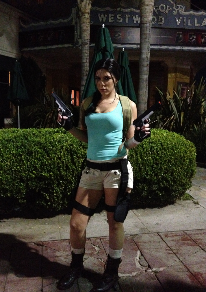 Lara Croft cosplay (Tomb Raider III)