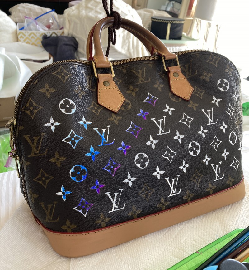 handbag refurbishment, custom painting (LV Alma)